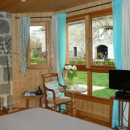 Bed and Breakfast Chez Geppetto Saint-Georges-Nigremont Екстер'єр фото