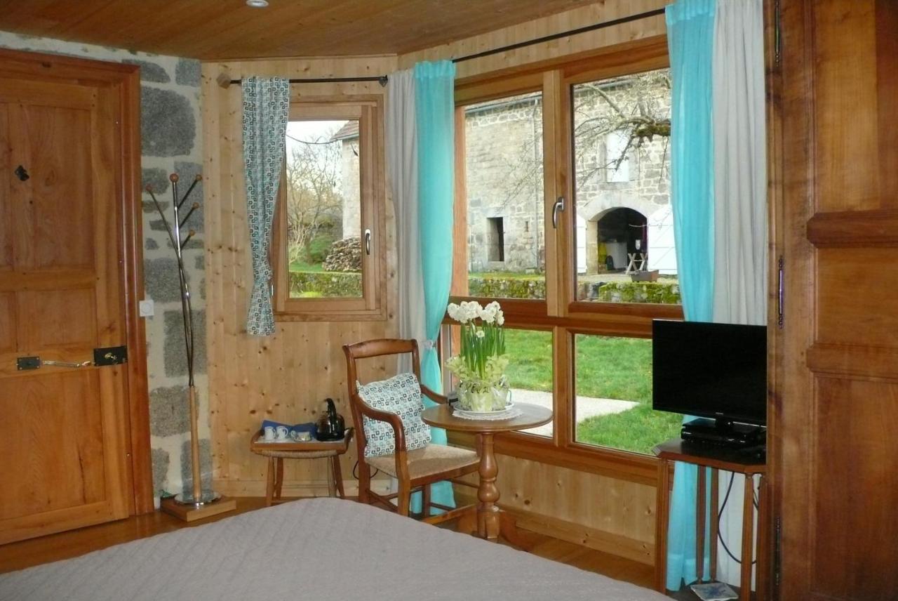 Bed and Breakfast Chez Geppetto Saint-Georges-Nigremont Екстер'єр фото