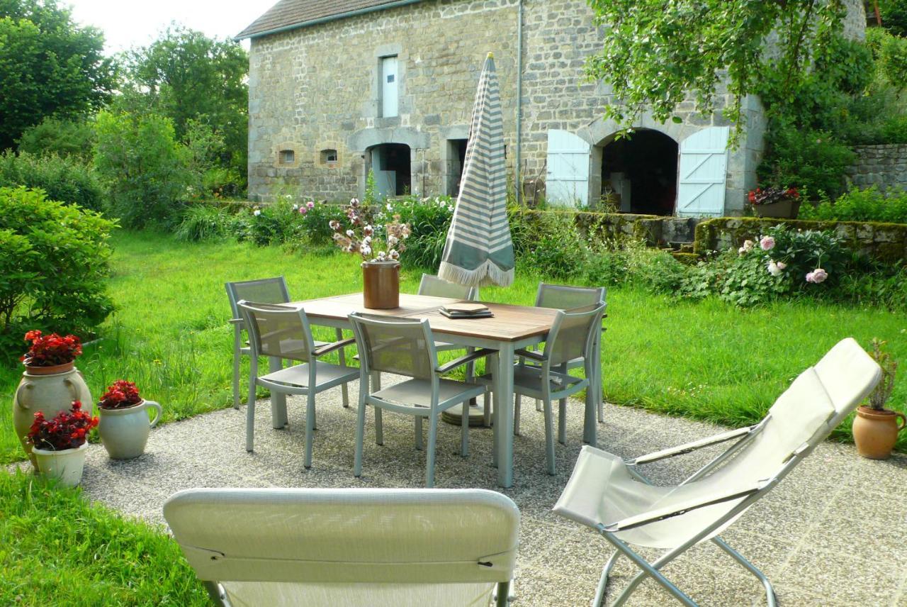 Bed and Breakfast Chez Geppetto Saint-Georges-Nigremont Екстер'єр фото