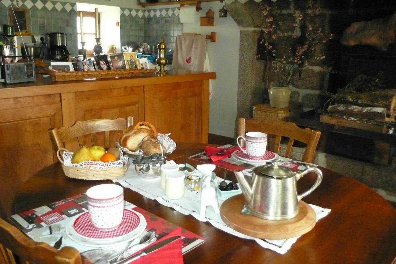 Bed and Breakfast Chez Geppetto Saint-Georges-Nigremont Екстер'єр фото